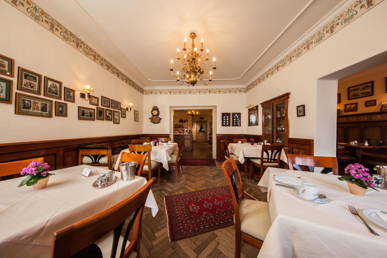 Hotel Alte Post 2*